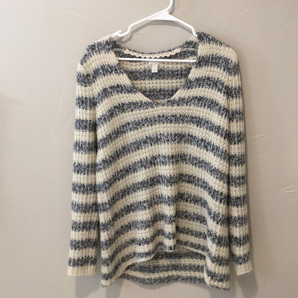 Fuzzy cream/blue sweater